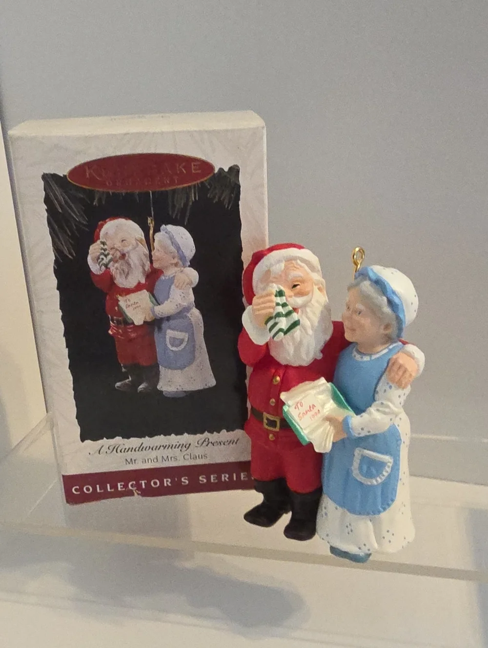 Vintage 1994 Hallmark Keepsake A Handwarming Present Mr & Mrs Claus Ornament